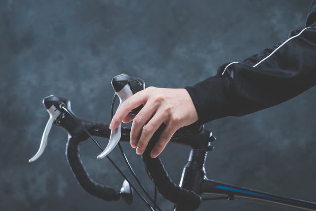 サイクルショップのロードバイク・マウンテンバイク完成車とバラ完の違いとは？